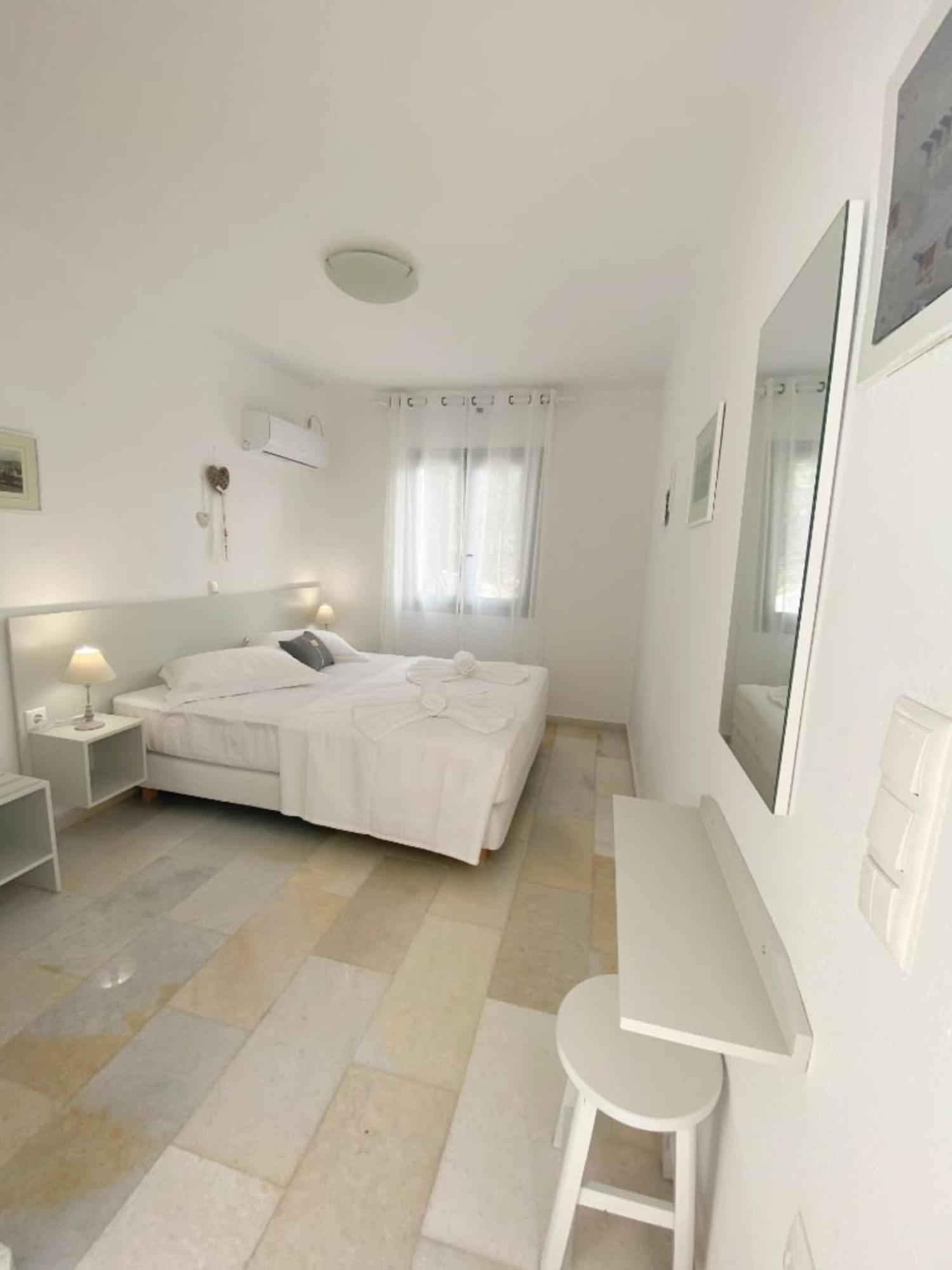 Heart Of Paros Apartments Extérieur photo